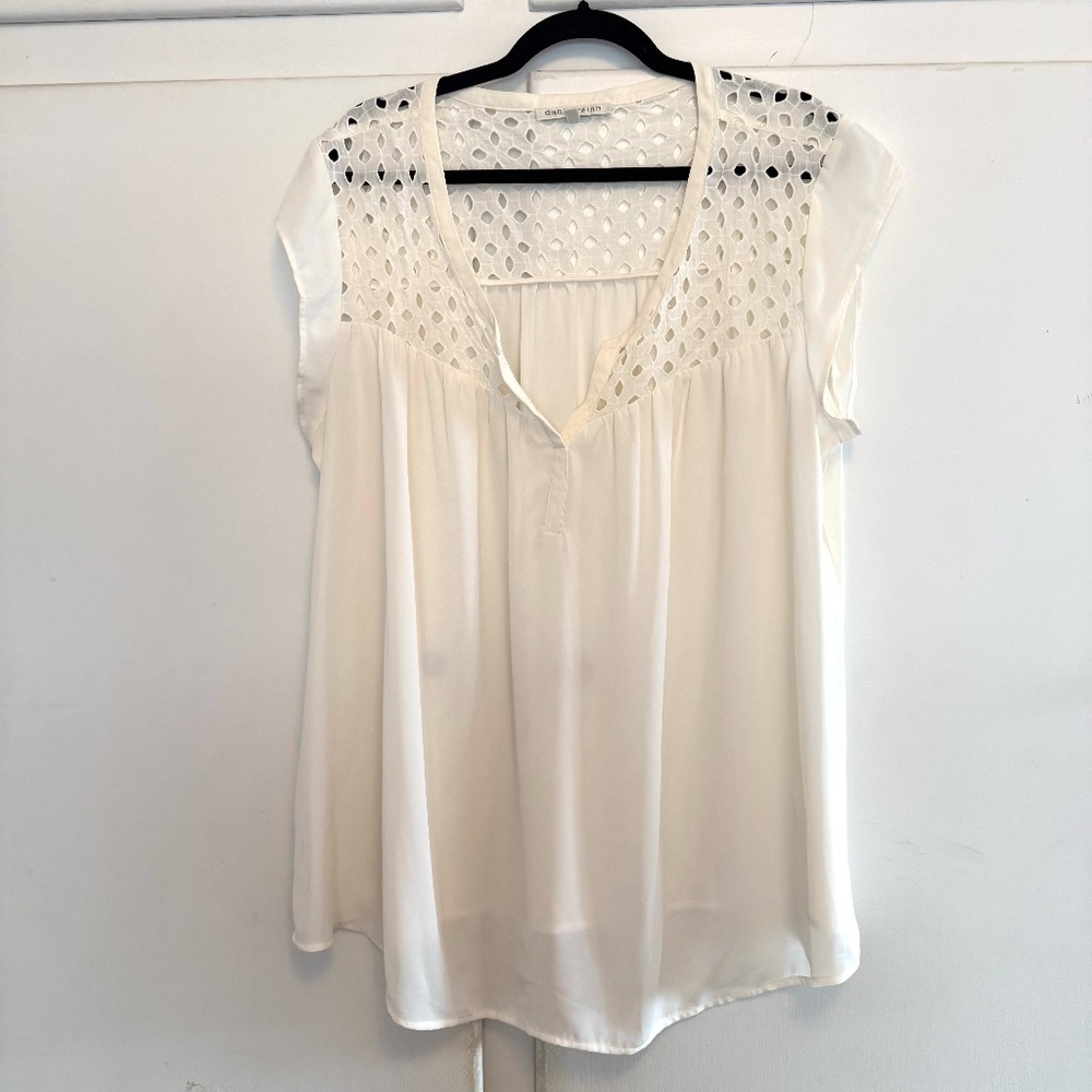 Daniel Rainn Size 2x Cream Sheer Blouse